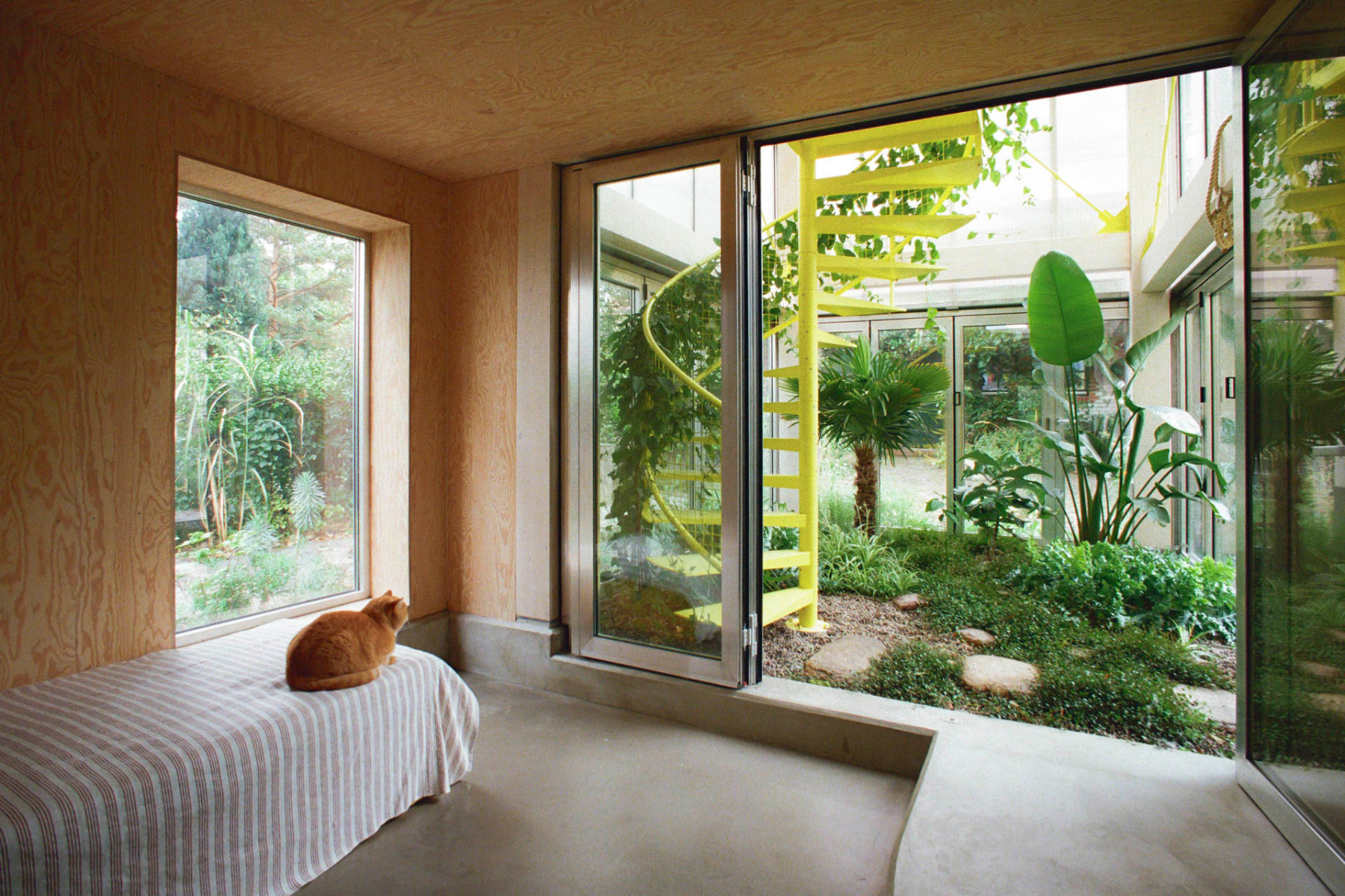 https://detail-cdn.s3.eu-central-1.amazonaws.com/media/catalog/product/0/3/03-anbau-gruenderzeithaus-berlin-wintergartenhaus-supertype-group.jpg?width=437&height=582&store=de_de&image-type=image