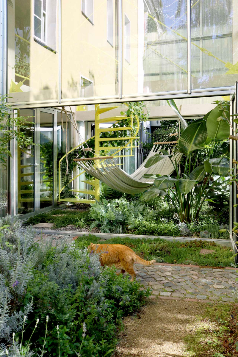 https://detail-cdn.s3.eu-central-1.amazonaws.com/media/catalog/product/1/1/11-anbau-gruenderzeithaus-berlin-wintergartenhaus-supertype-group.jpg?width=437&height=582&store=de_de&image-type=image