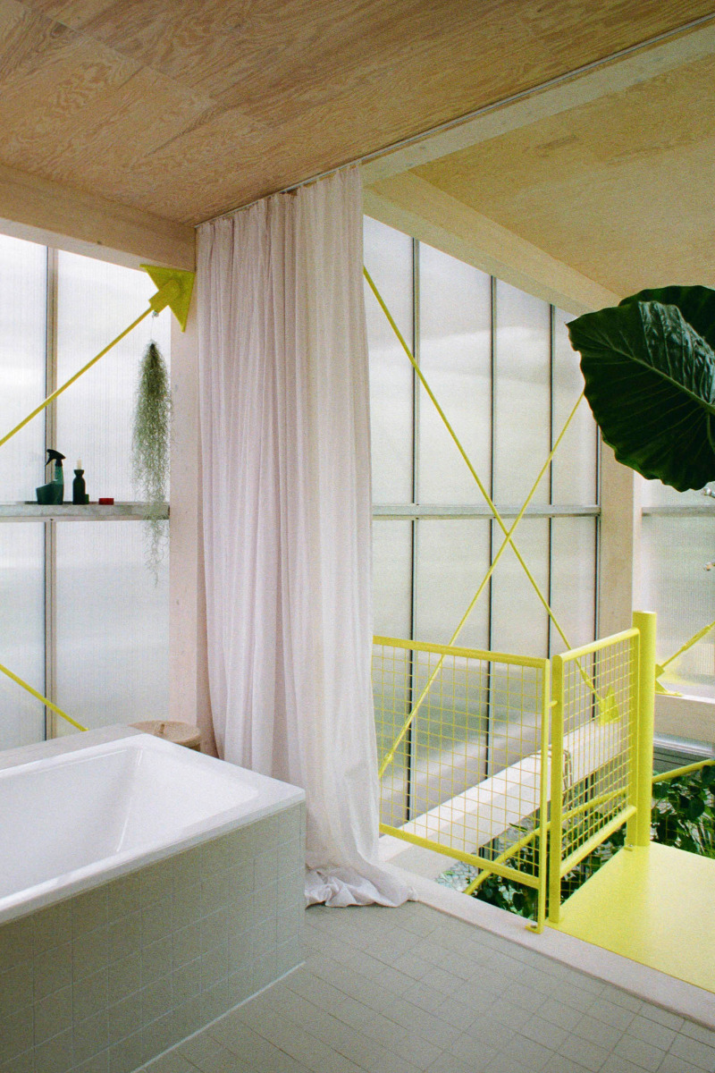 https://detail-cdn.s3.eu-central-1.amazonaws.com/media/catalog/product/1/3/13-anbau-gruenderzeithaus-berlin-wintergartenhaus-supertype-group.jpg?width=437&height=582&store=de_de&image-type=image